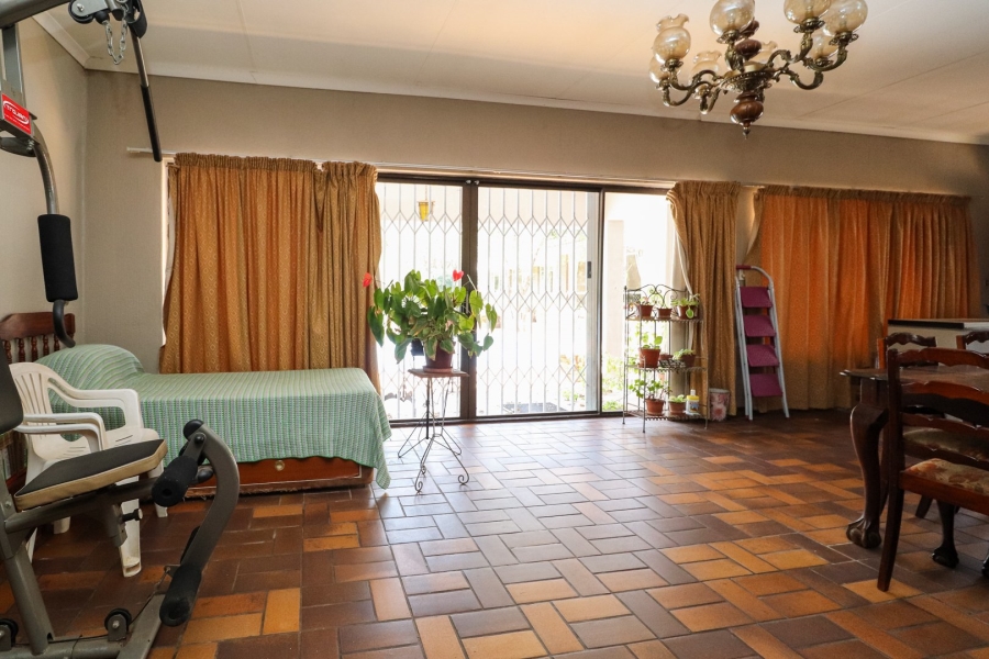 4 Bedroom Property for Sale in Flamwood North West